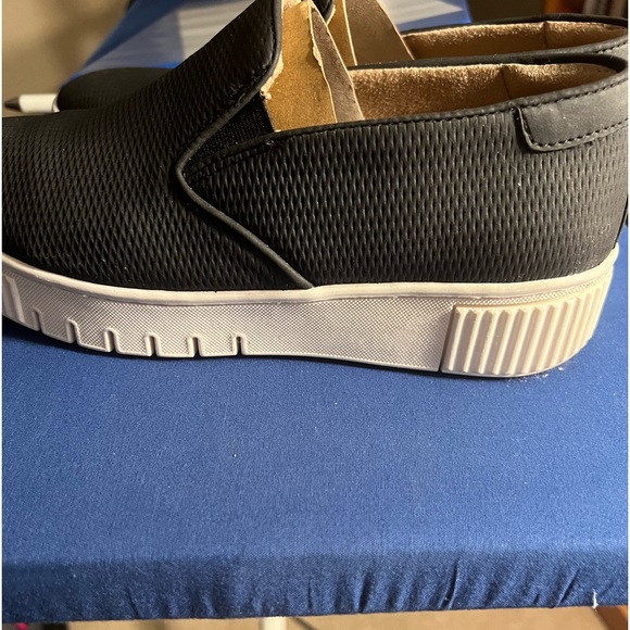 Naturalizer size 8 wide black. ms - Picture 5 of 5